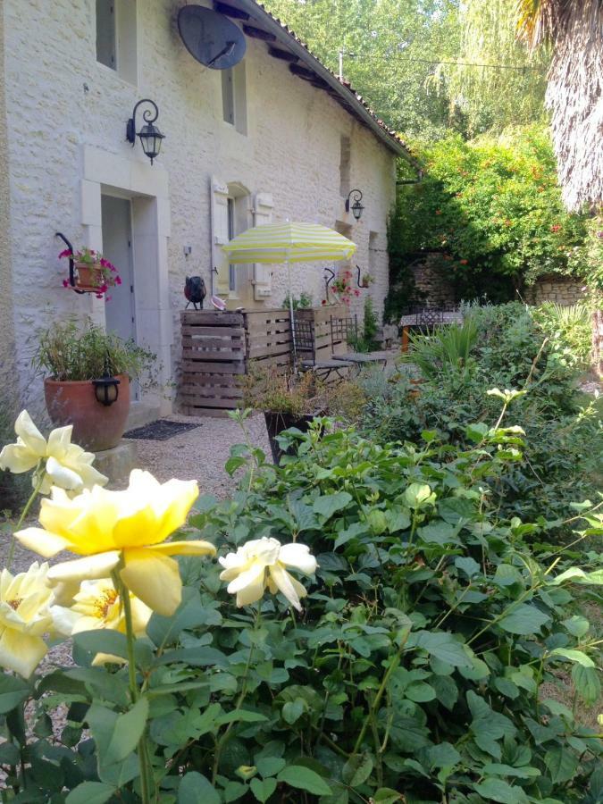Gite Du Calme 3 Star Bed & Breakfast Cognac Chérac Eksteriør billede