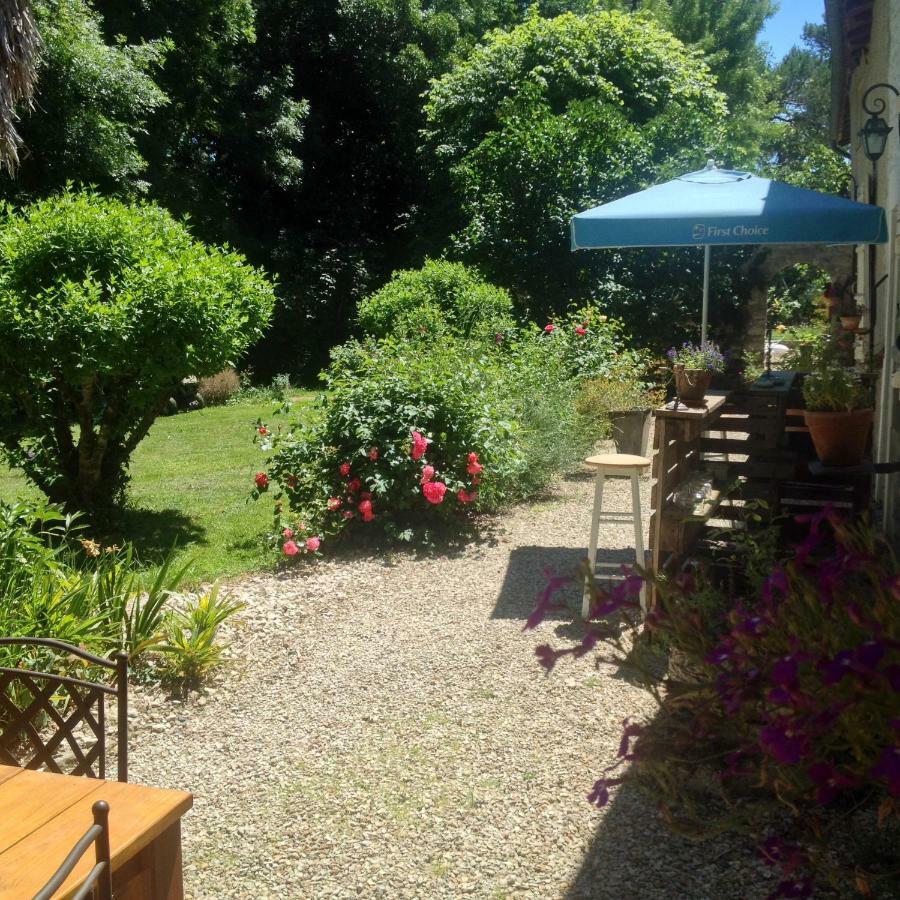 Gite Du Calme 3 Star Bed & Breakfast Cognac Chérac Eksteriør billede